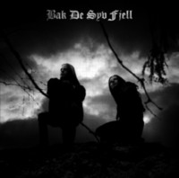 BAK DE SYV FJELL Bak De Syv Fjell