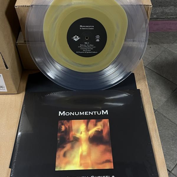 MONUMENTUM In Absentia Christi (Gold in clear)